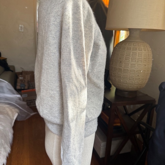 Vince heather grey chashmere V Neck - Picture 3 of 5